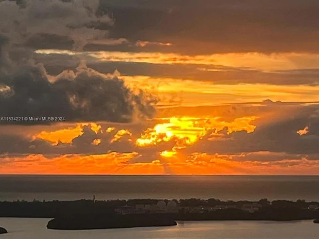 808 Brickell Key Dr # 1508, Miami FL 33131