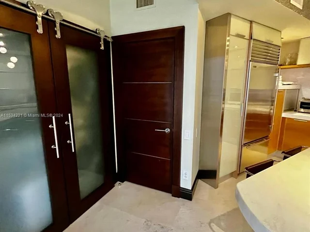 808 Brickell Key Dr # 1508, Miami FL 33131