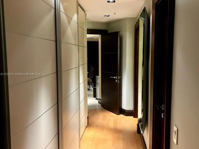 808 Brickell Key Dr # 1508, Miami FL 33131