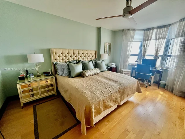 808 Brickell Key Dr # 1508, Miami FL 33131