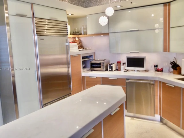 808 Brickell Key Dr # 1508, Miami FL 33131