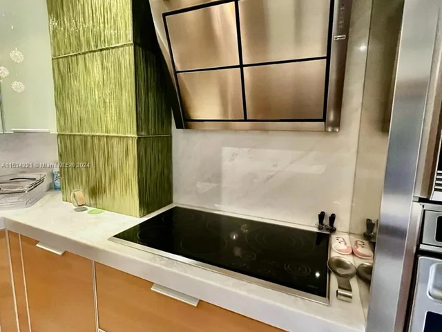 808 Brickell Key Dr # 1508, Miami FL 33131