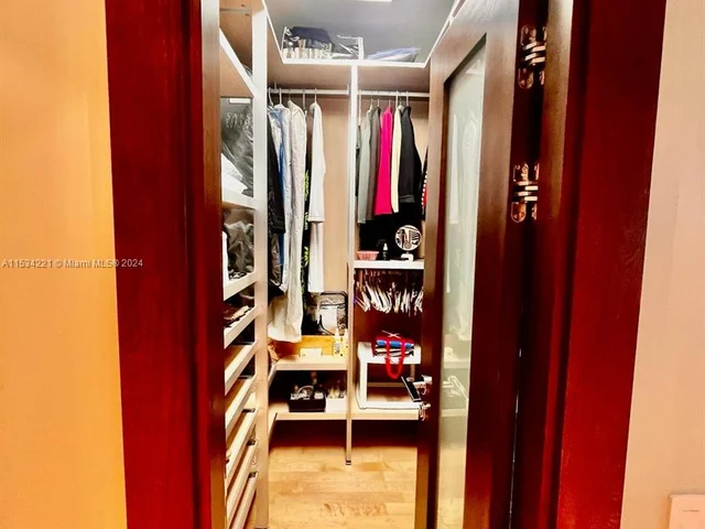 808 Brickell Key Dr # 1508, Miami FL 33131