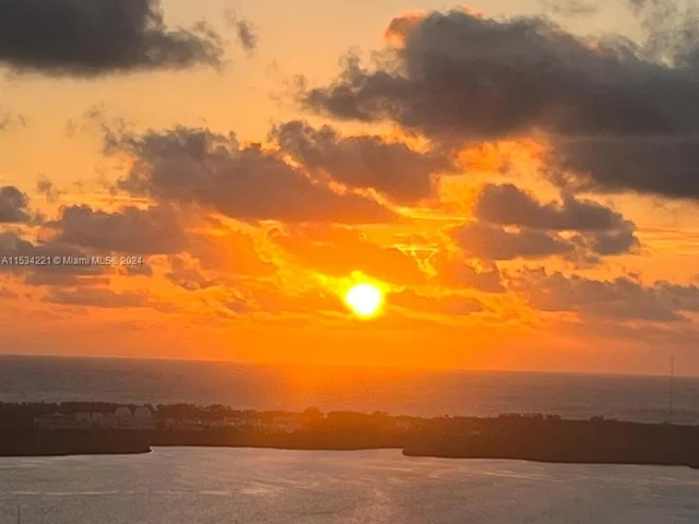 808 Brickell Key Dr # 1508, Miami FL 33131