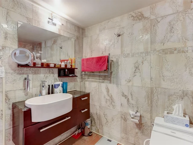 301 174th St # 2119, Sunny Isles Beach FL 33160