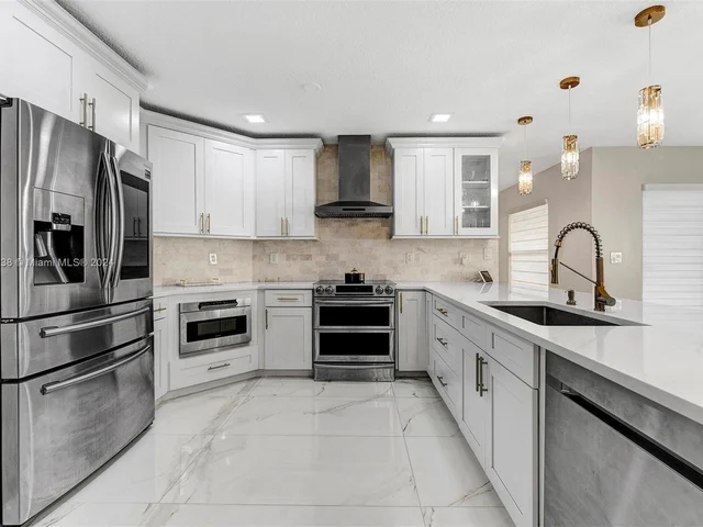 746 Perdido Heights Dr, Palm Beach FL 33413