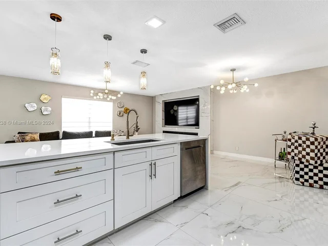 746 Perdido Heights Dr, Palm Beach FL 33413