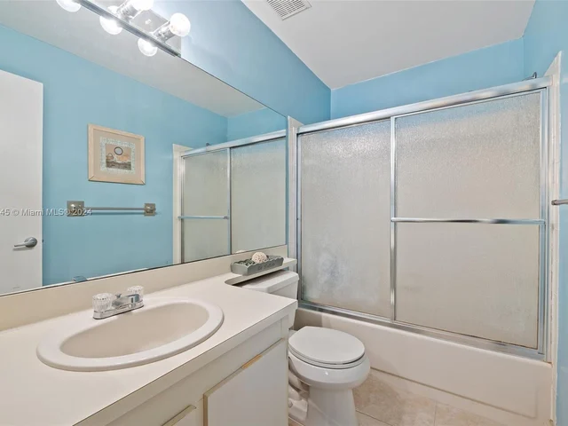 1906 Discovery Cir E, Deerfield Beach FL 33442