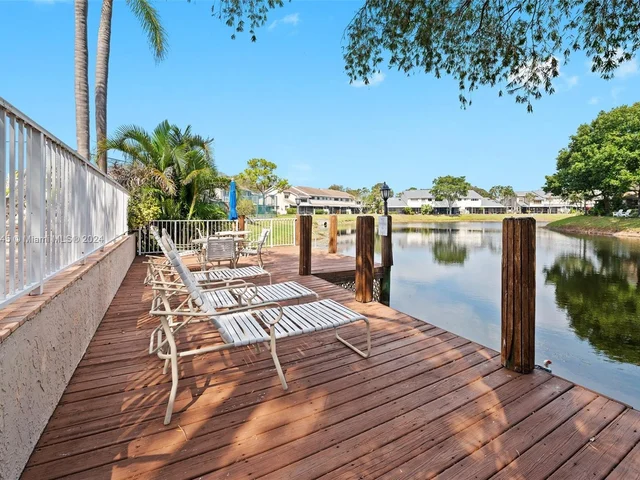 1906 Discovery Cir E, Deerfield Beach FL 33442