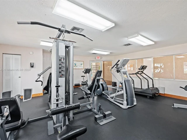 1906 Discovery Cir E, Deerfield Beach FL 33442