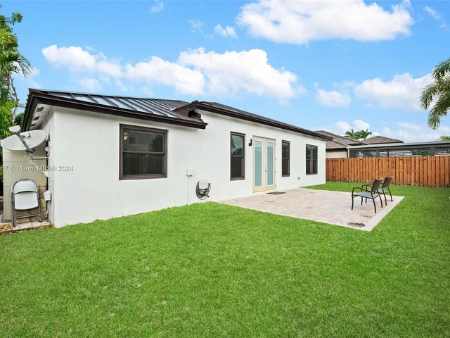 15962 SW 143rd Ln, Miami FL 33196