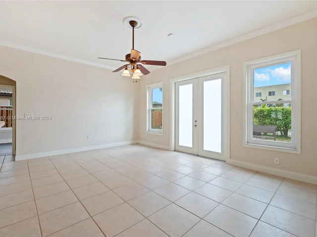 15962 SW 143rd Ln, Miami FL 33196