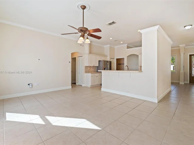 15962 SW 143rd Ln, Miami FL 33196