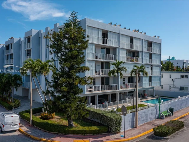 7705 Abbott Ave # 408, Miami Beach FL 33141