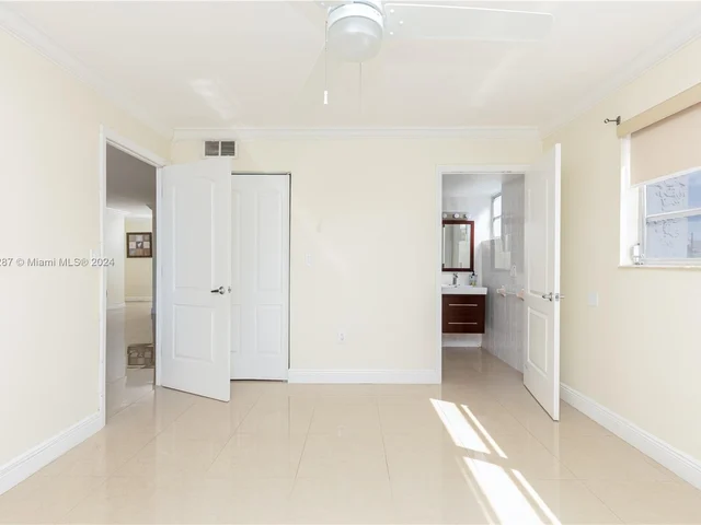 7705 Abbott Ave # 408, Miami Beach FL 33141