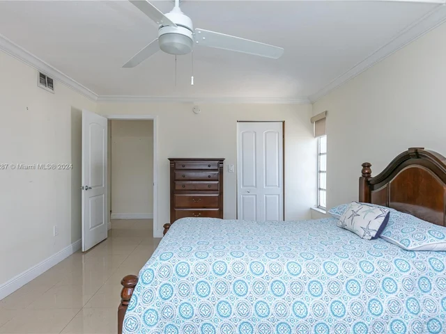 7705 Abbott Ave # 408, Miami Beach FL 33141