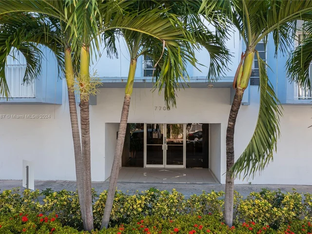 7705 Abbott Ave # 408, Miami Beach FL 33141