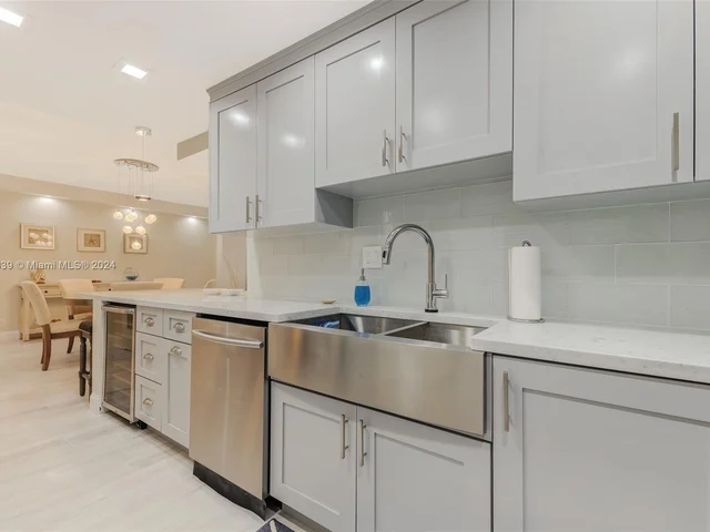 4250 Galt Ocean Dr # 5K, Fort Lauderdale FL 33308