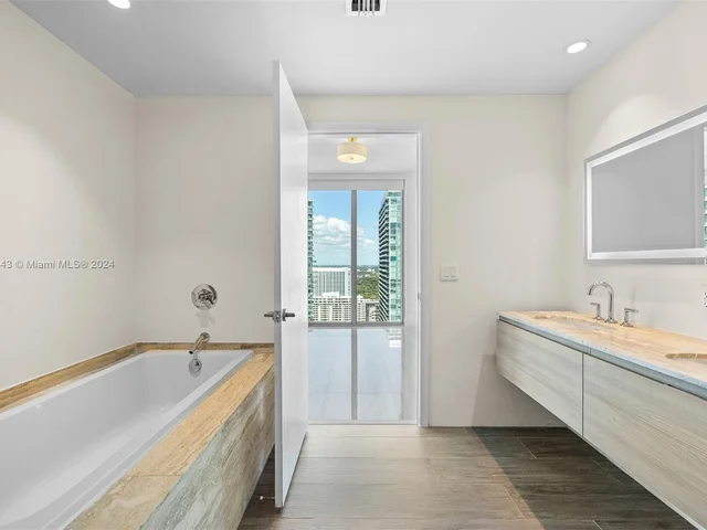 2900 NE 7th Ave # 4001, Miami FL 33137