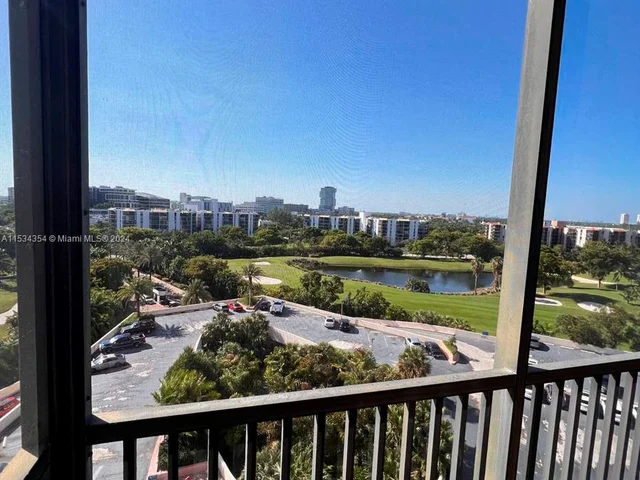 20301 W Country Club Dr # 1030, Aventura FL 33180