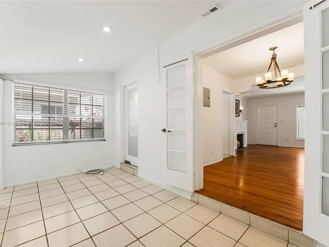 1520 SW 19th Ave, Miami FL 33145