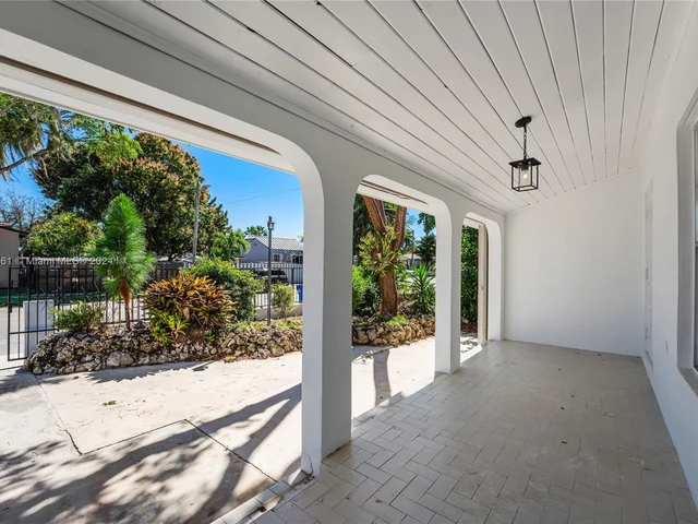 1520 SW 19th Ave, Miami FL 33145