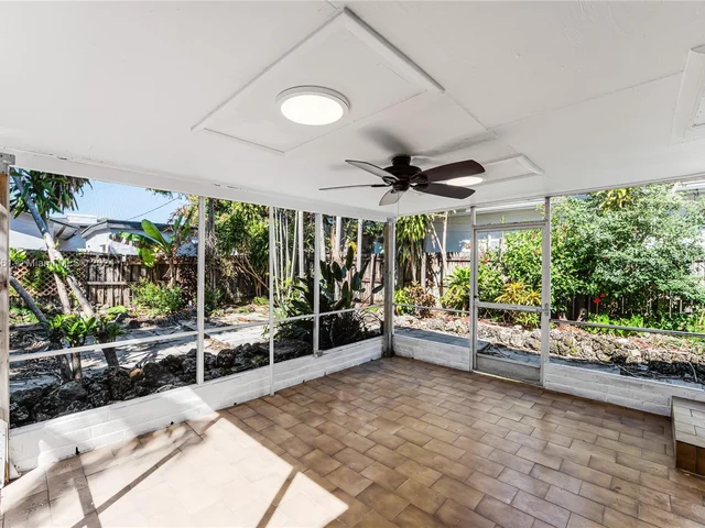 1520 SW 19th Ave, Miami FL 33145