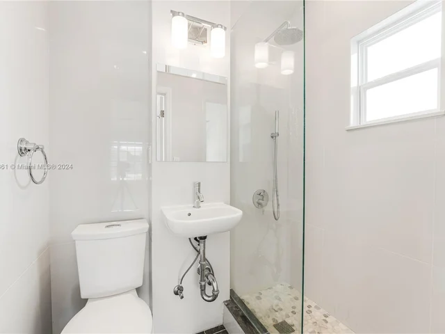 1520 SW 19th Ave, Miami FL 33145