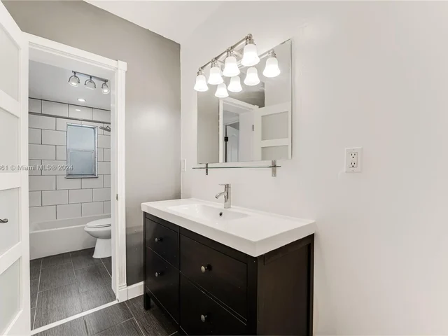 1520 SW 19th Ave, Miami FL 33145