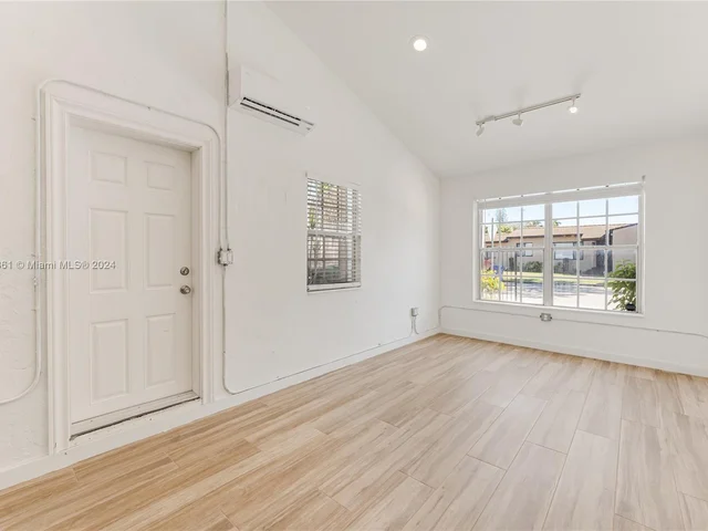 1520 SW 19th Ave, Miami FL 33145