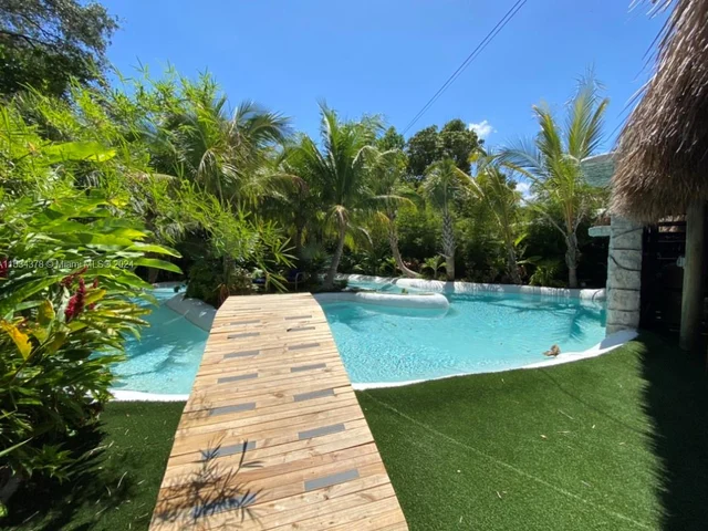 274 NW 32nd St # 1, Miami FL 33127