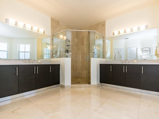 7013 NW 104th Ct, Doral FL 33178