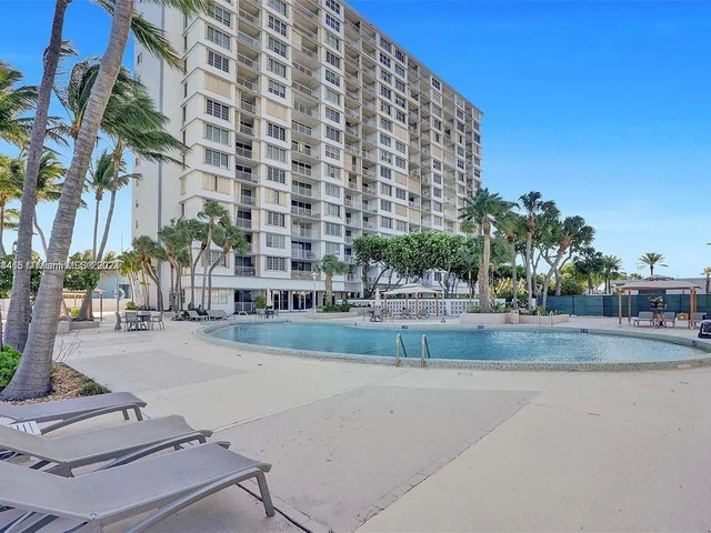 1865 79th St Cswy # 1L, North Bay Village FL 33141