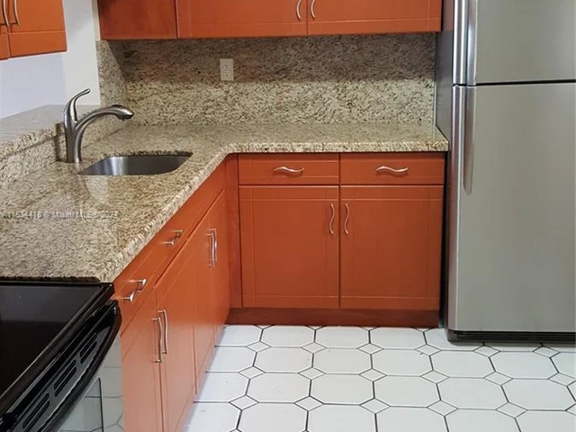 8625 NW 8th St # 401, Miami FL 33126