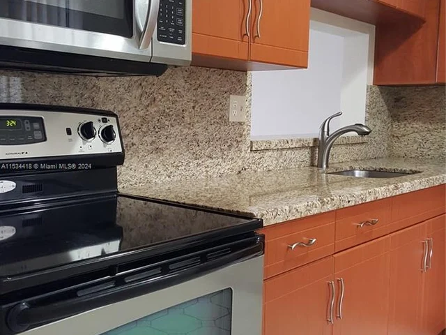 8625 NW 8th St # 401, Miami FL 33126