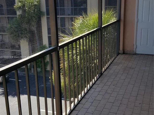 8625 NW 8th St # 401, Miami FL 33126