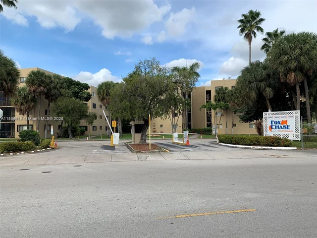 8625 NW 8th St # 401, Miami FL 33126