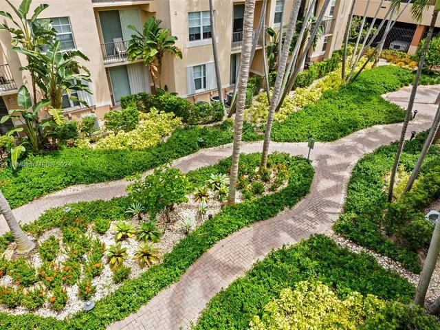 1805 N Flagler Dr # 313, West Palm Beach FL 33407