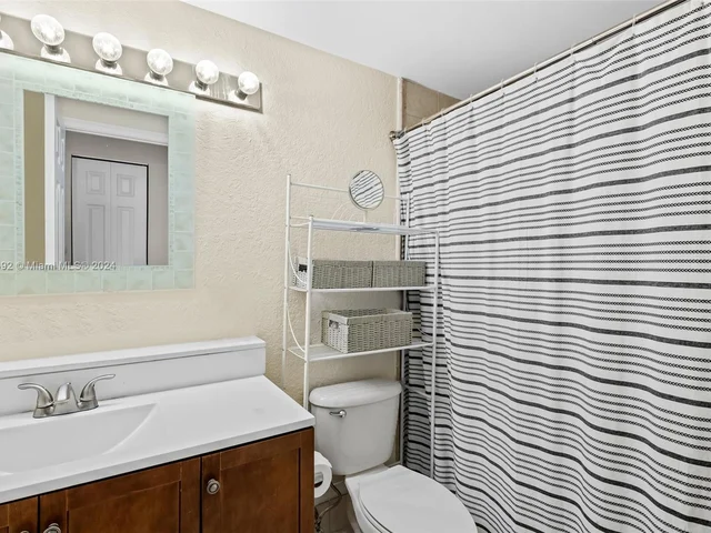 1805 N Flagler Dr # 313, West Palm Beach FL 33407