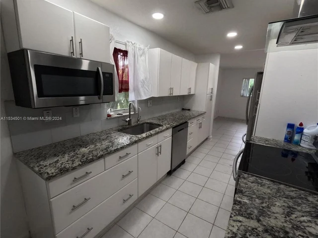 5344 Inwood Dr, Delray Beach FL 33484