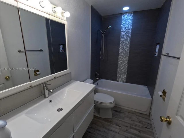 5344 Inwood Dr, Delray Beach FL 33484