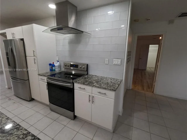 5344 Inwood Dr, Delray Beach FL 33484