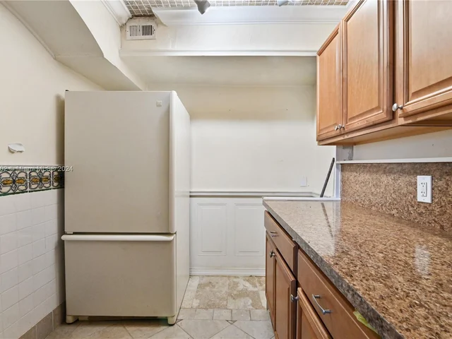 201 S Lakeside Dr # 2, Lake Worth FL 33460