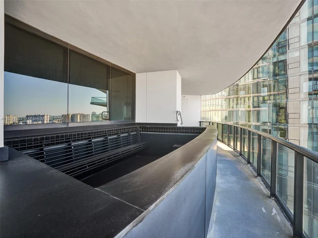 18555 Collins Ave # 1903, Sunny Isles Beach FL 33160