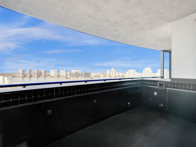 18555 Collins Ave # 1903, Sunny Isles Beach FL 33160