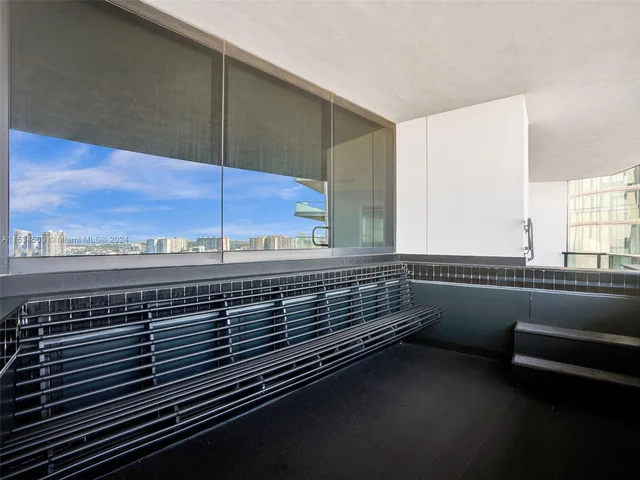 18555 Collins Ave # 1903, Sunny Isles Beach FL 33160