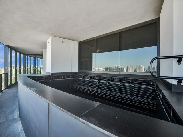 18555 Collins Ave # 1903, Sunny Isles Beach FL 33160