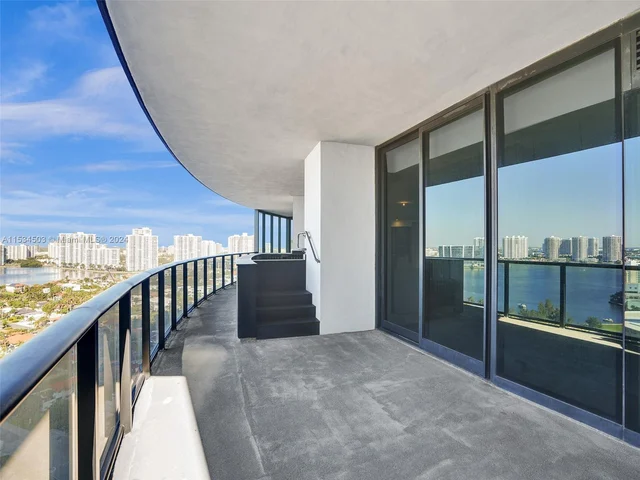 18555 Collins Ave # 1903, Sunny Isles Beach FL 33160