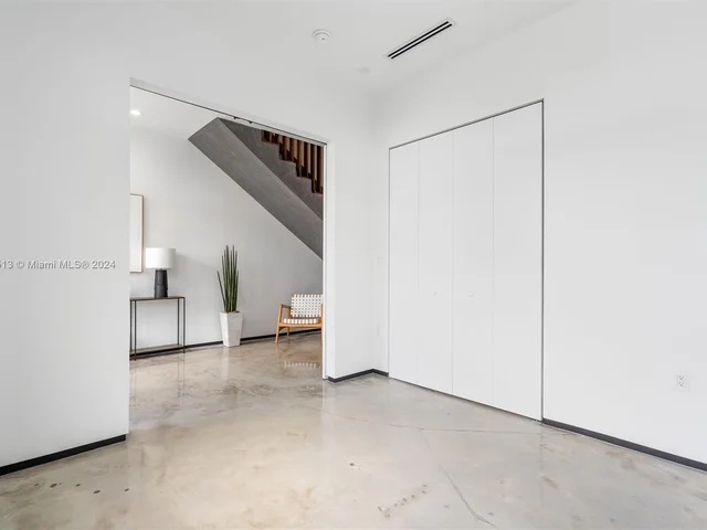 2975 SW 23rd Ter # 2975, Miami FL 33145