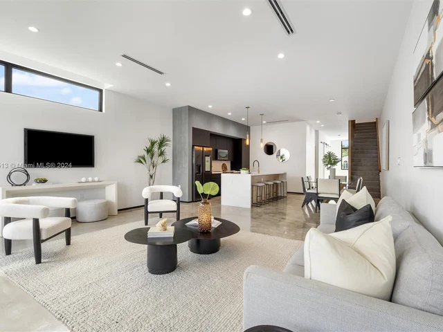 2975 SW 23rd Ter # 2975, Miami FL 33145